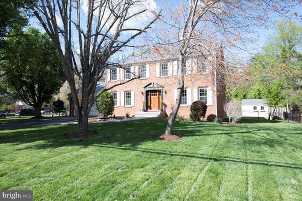 Backyard, Exterior, Facade, Brick Facade, Georgian
