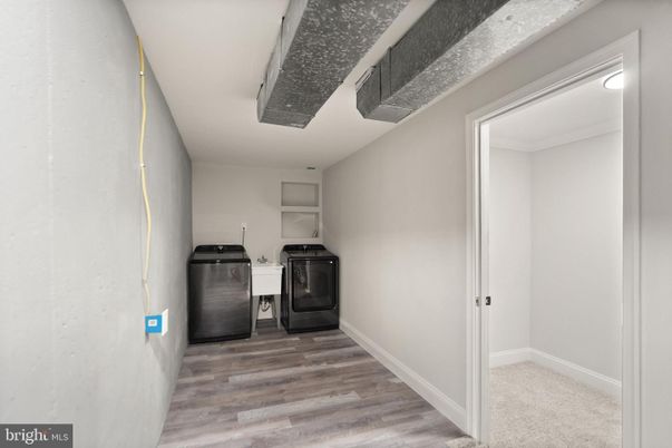 Interior, Washer, Wood Texture Flooring