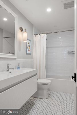 Bathroom, Interior, Recessed Lighting