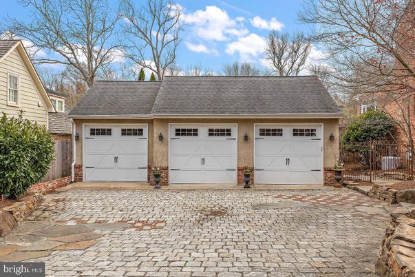 Detached Garage, Exterior