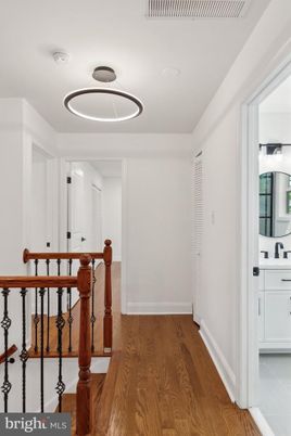 Interior, Pendant Lights, Wood Texture Flooring