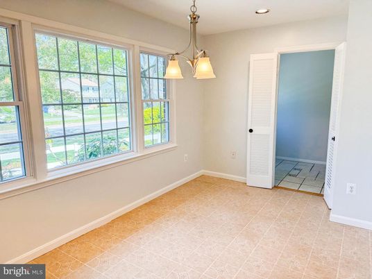 Empty room, Interior, Pendant Lights, Recessed Lighting