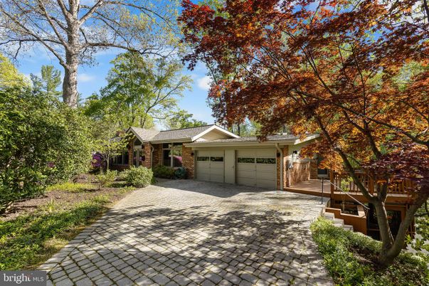 Attached, Exterior, Facade, Brick Facade, Ranch