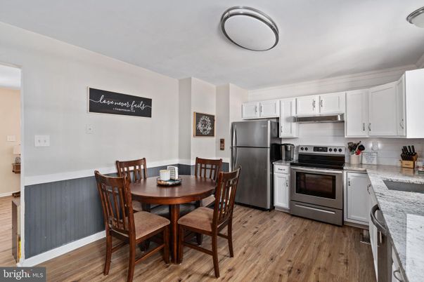 Dining room, Interior, Kitchen, Stainless Steel Appliances, Wood Texture Flooring