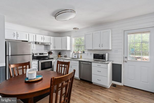 Dining room, Interior, Kitchen, Stainless Steel Appliances, Wood Texture Flooring