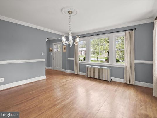 Chandelier, Empty room, Interior, Wood Texture Flooring