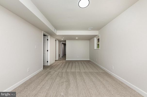 Empty room, Interior, Recessed Lighting