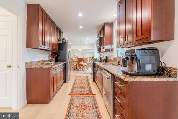 Dining room, Interior, Kitchen, Pendant Lights, Recessed Lighting, Wood Texture Flooring