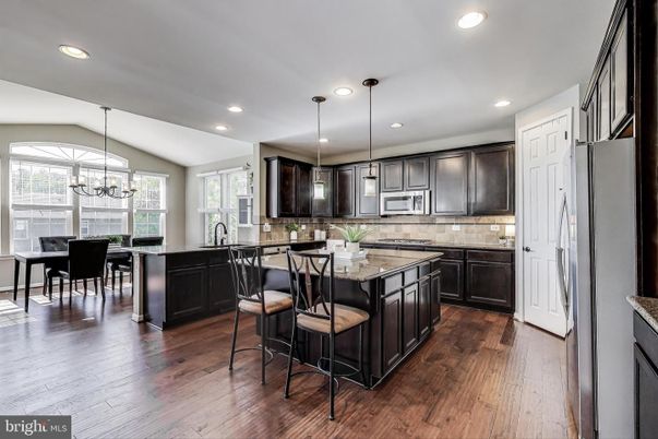 Chandelier, Dining room, Interior, Kitchen, Pendant Lights, Recessed Lighting, Wood Texture Flooring