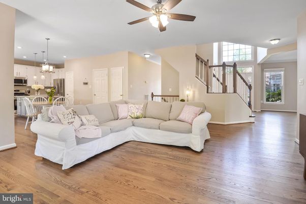 Interior, Kitchen, Living room, Pendant Lights, Recessed Lighting, Stainless Steel Appliances, Wood Texture Flooring