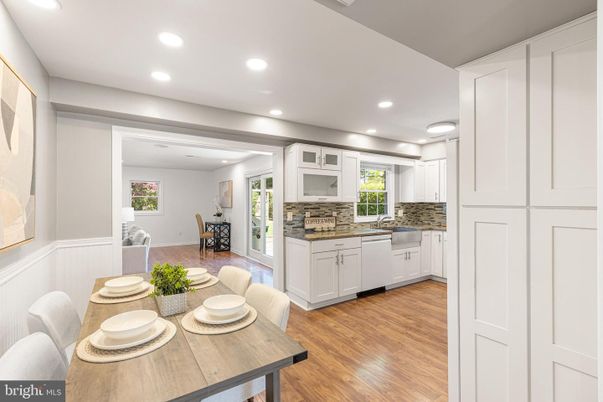 Dining room, Interior, Kitchen, Recessed Lighting, Wood Texture Flooring