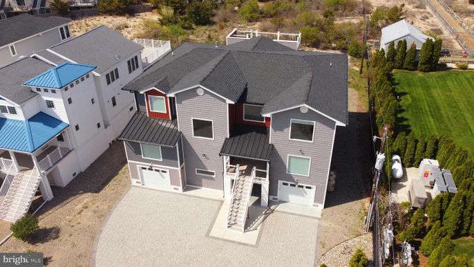 Exterior, Drone