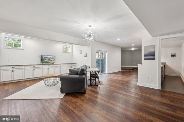 Interior, Living room, Pendant Lights, Recessed Lighting, Wood Texture Flooring