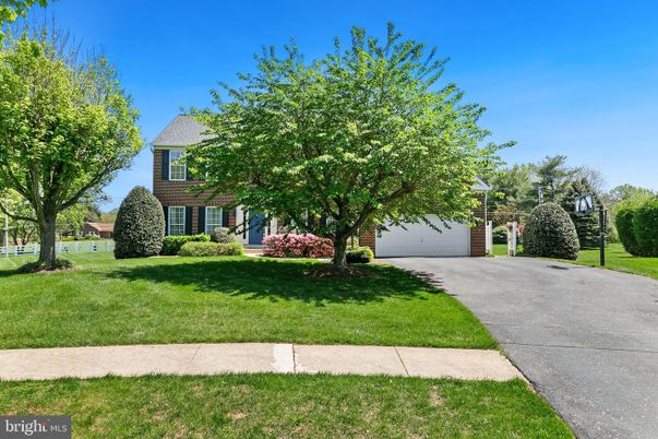 Attached, Backyard, Exterior, Facade, Brick Facade, Georgian