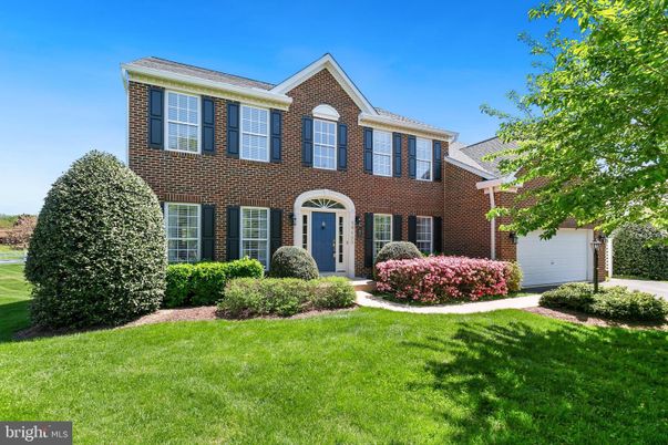 Attached, Backyard, Exterior, Facade, Brick Facade, Georgian