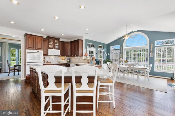 Dining room, Interior, Kitchen, Recessed Lighting, Wood Texture Flooring