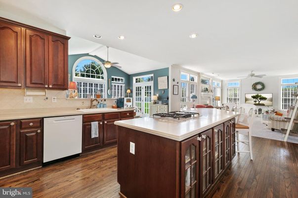 Dining room, Interior, Kitchen, Recessed Lighting, Wood Texture Flooring