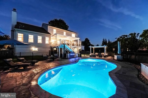Exterior, Pool