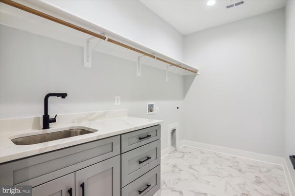 Bathroom, Dual Sink Vanities, Interior, Marble, Recessed Lighting