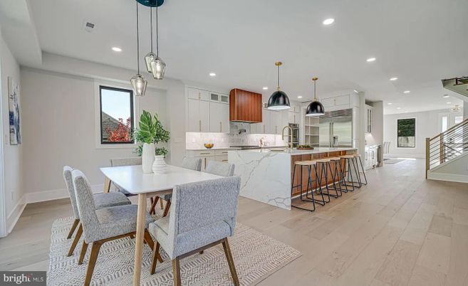 Dining room, Interior, Kitchen, Pendant Lights, Recessed Lighting, Stainless Steel Appliances, Wood Texture Flooring