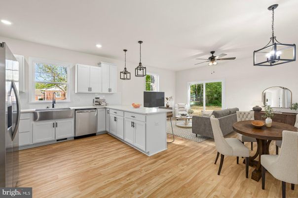 Dining room, Interior, Kitchen, Living room, Pendant Lights, Recessed Lighting, Stainless Steel Appliances, Wood Texture Flooring