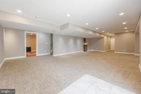 Empty room, Interior, Recessed Lighting