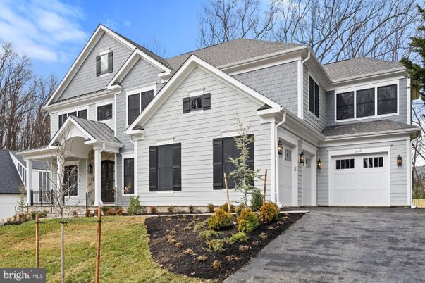 Attached, Exterior, Facade, Farmhouse