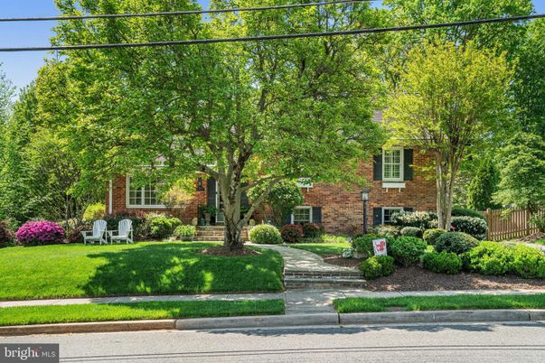 Exterior, Facade, Brick Facade, Rowhouse