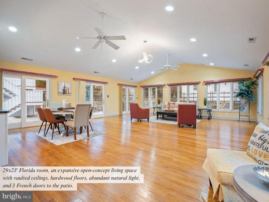 Dining room, Interior, Living room, Recessed Lighting, Wood Texture Flooring