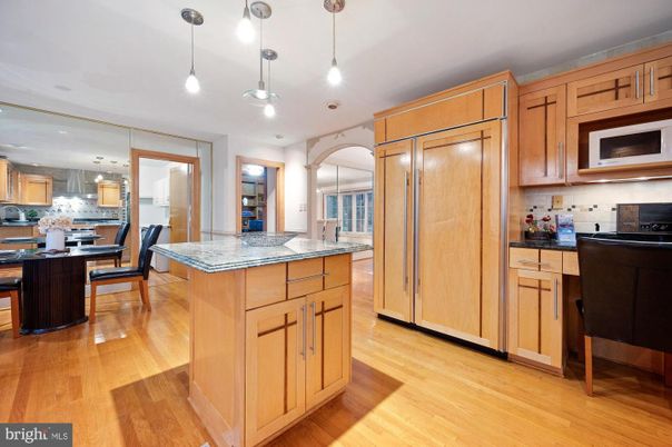 Dining room, Interior, Kitchen, Pendant Lights, Recessed Lighting, Wood Texture Flooring