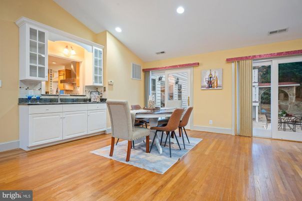 Dining room, Interior, Kitchen, Recessed Lighting, Wood Texture Flooring