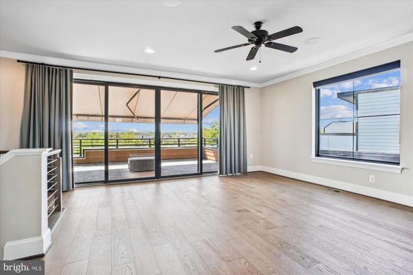 Empty room, Interior, Recessed Lighting, Water, Wood Texture Flooring