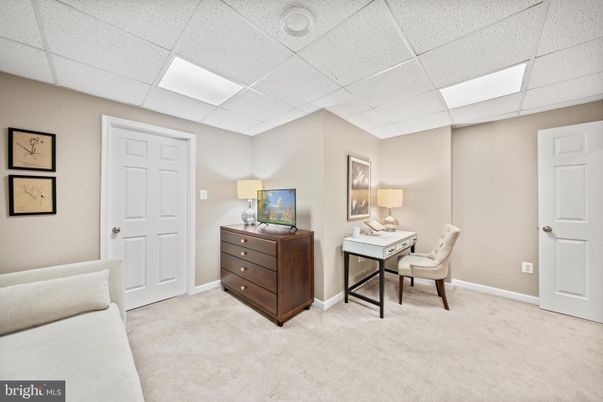 Home Office, Interior