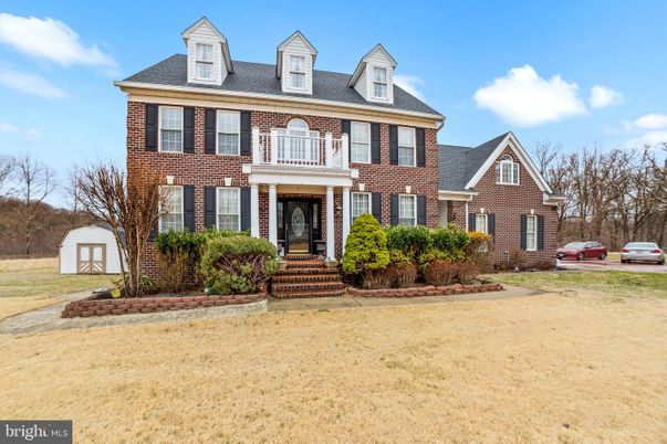 Attached, Exterior, Facade, Brick Facade, Georgian