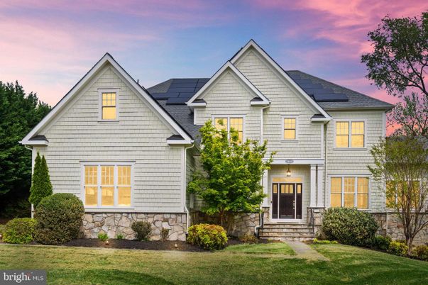 Exterior, Facade, Farmhouse
