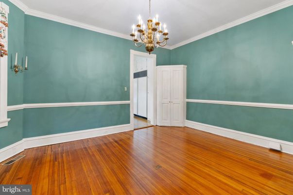 Chandelier, Empty room, Interior, Wood Texture Flooring