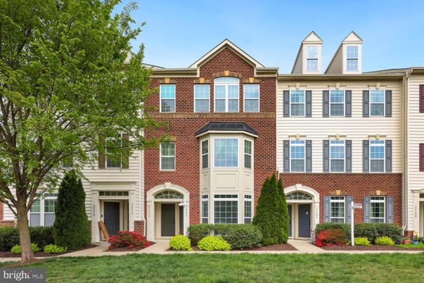 Exterior, Facade, Brick Facade, Rowhouse