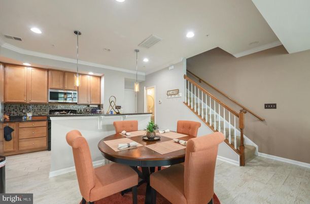 Dining room, Interior, Kitchen, Pendant Lights, Recessed Lighting, Wood Texture Flooring