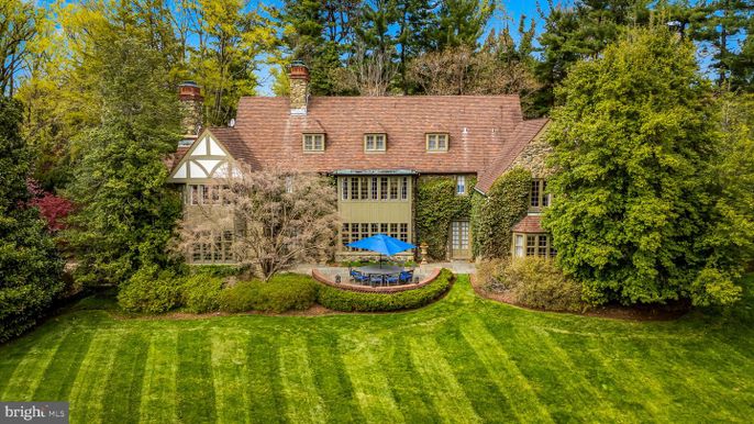 Backyard, Exterior, Facade, Brick Facade, Tudor Revival