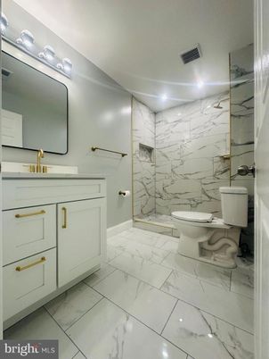 Bathroom, Interior, Marble, Marble Walls, Recessed Lighting