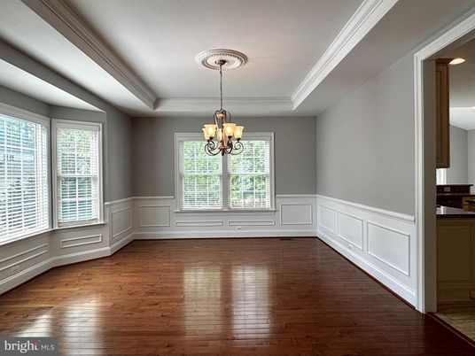 Chandelier, Empty room, Interior, Wood Texture Flooring