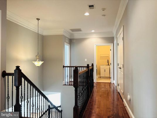 Interior, Pendant Lights, Recessed Lighting, Wood Texture Flooring