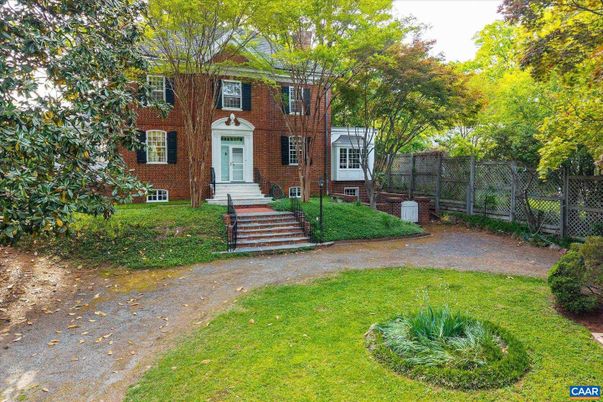 Backyard, Exterior, Facade, Brick Facade, Georgian