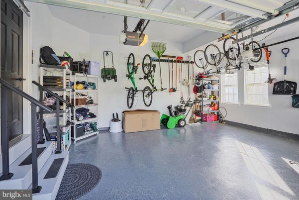 Garage, Interior