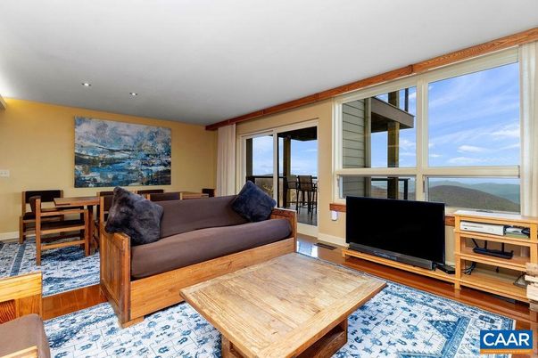 Dining room, Interior, Living room, Recessed Lighting, Wood Texture Flooring