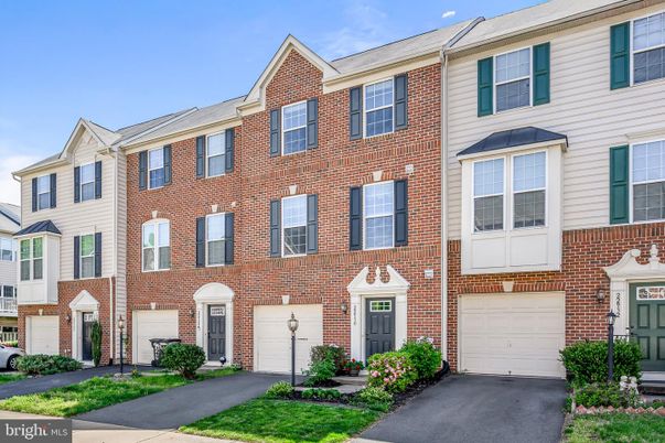 Attached, Exterior, Facade, Brick Facade, Rowhouse