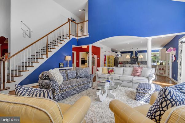 Interior, Kitchen, Living room, Pendant Lights, Recessed Lighting, Wood Texture Flooring