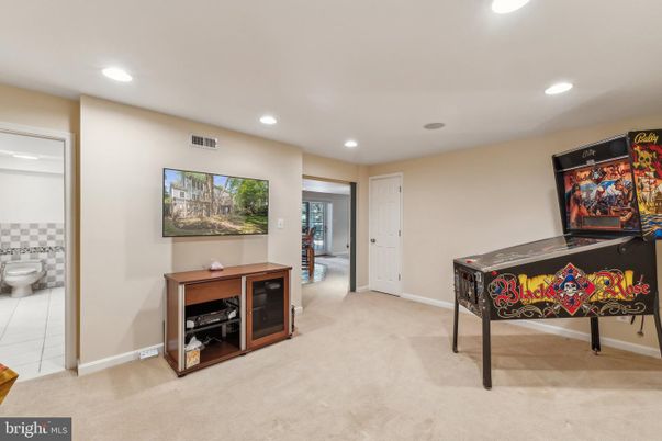Bathroom, Game Room, Interior, Recessed Lighting