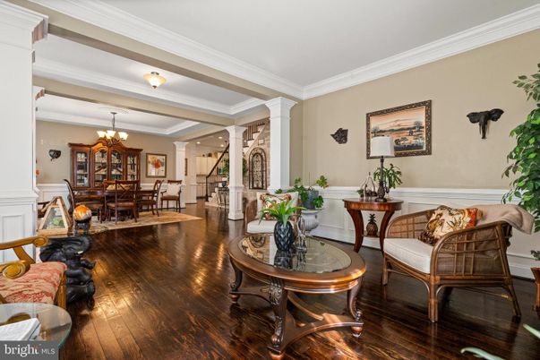 Chandelier, Dining room, Interior, Living room, Wood Texture Flooring