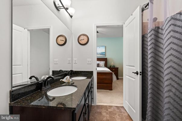 Bathroom, Bedroom, Dual Sink Vanities, Interior